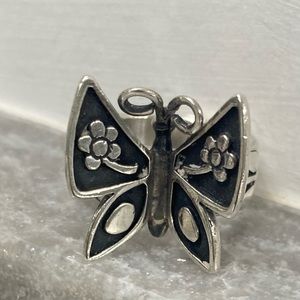 Sterling silver Mariposa ring by James Avery